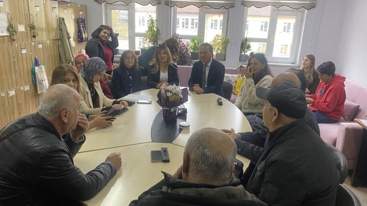 BAŞKAN ALBUZ'DAN ÖĞRETMENLERE ZİYARET